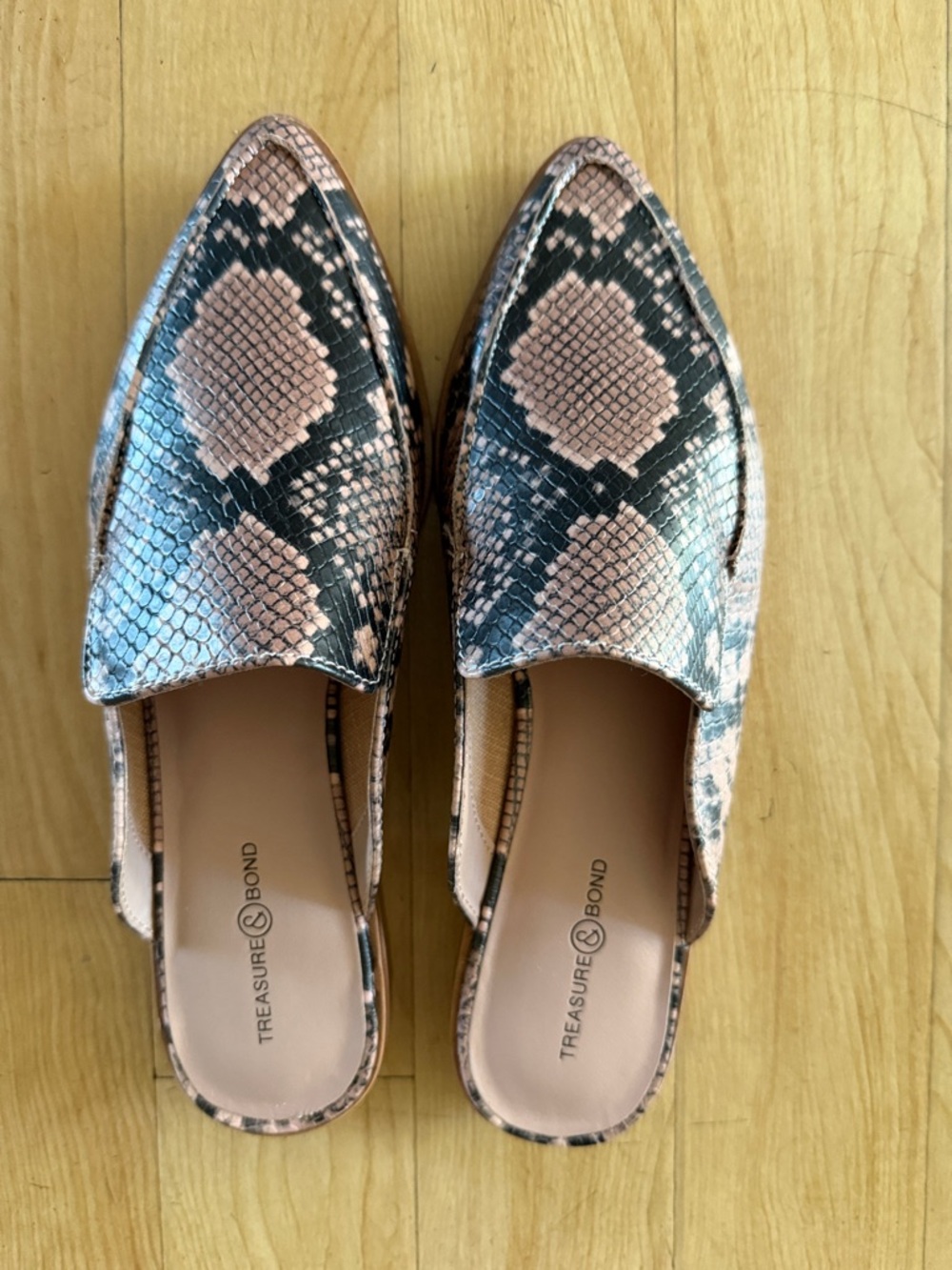Treasure & Bond Pink and Black Snake-Print Pointed Mules